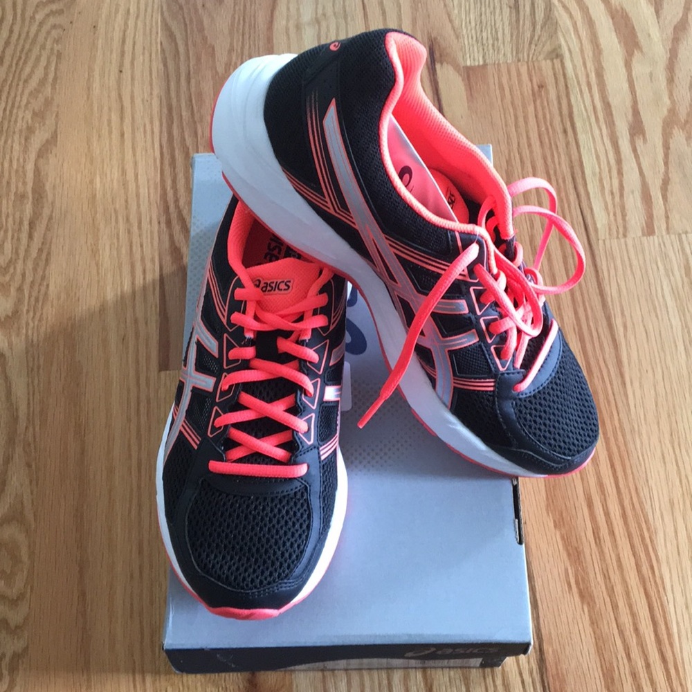Women’s black and neon orange asics new with tags